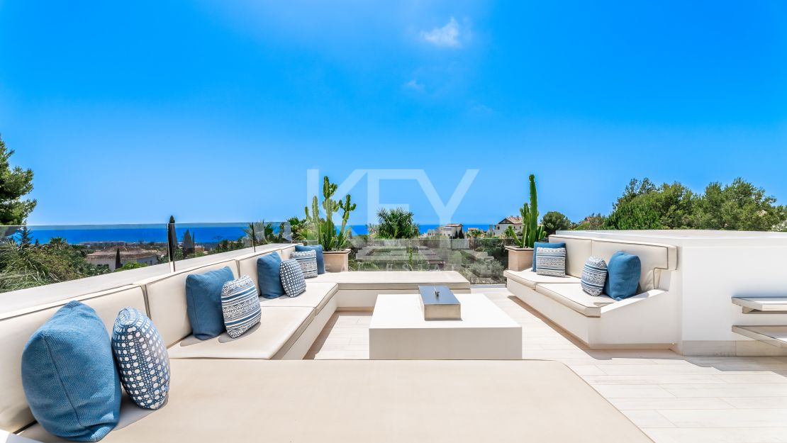 Вилла Queen: роскошная вилла для отдыха с джакузи на крыше, кинотеатром и СПА в Cascada de Camoján