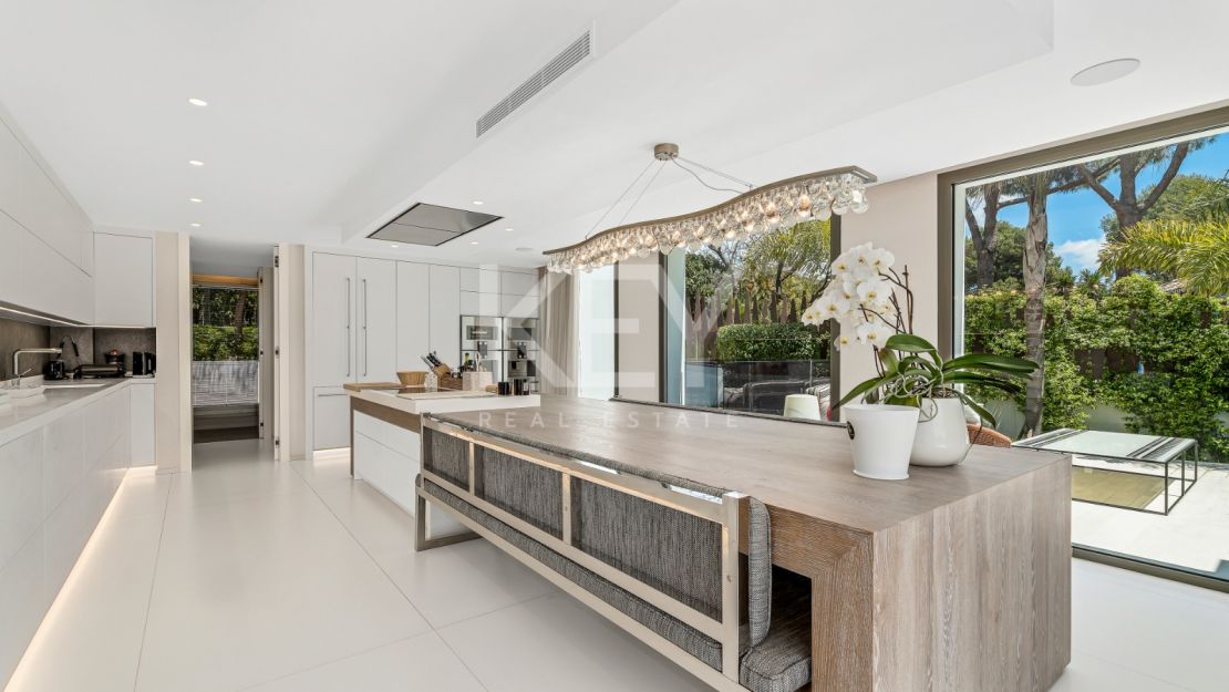 Вилла Queen: роскошная вилла для отдыха с джакузи на крыше, кинотеатром и СПА в Cascada de Camoján