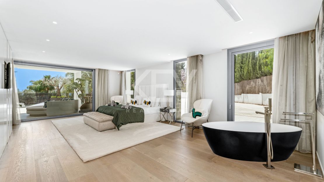 Вилла Queen: роскошная вилла для отдыха с джакузи на крыше, кинотеатром и СПА в Cascada de Camoján