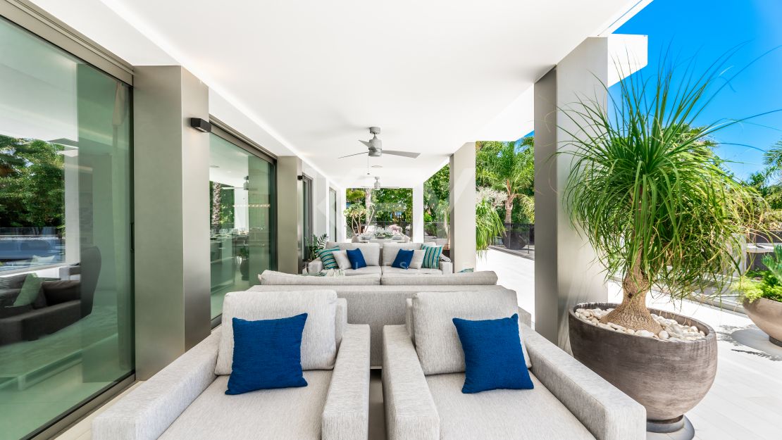 Вилла Queen: роскошная вилла для отдыха с джакузи на крыше, кинотеатром и СПА в Cascada de Camoján