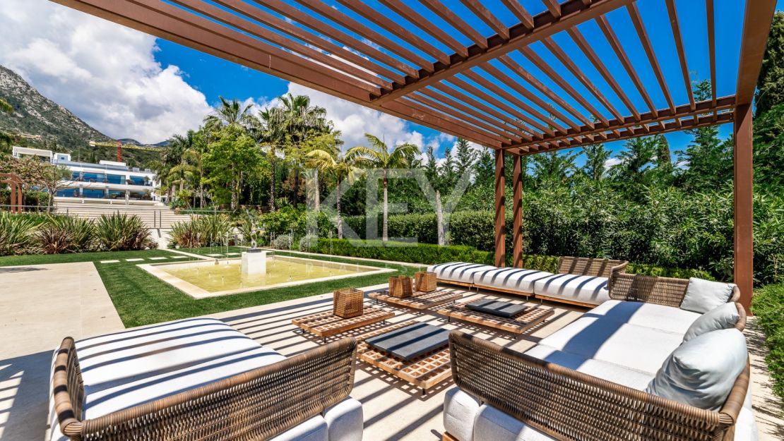 Вилла Queen: роскошная вилла для отдыха с джакузи на крыше, кинотеатром и СПА в Cascada de Camoján