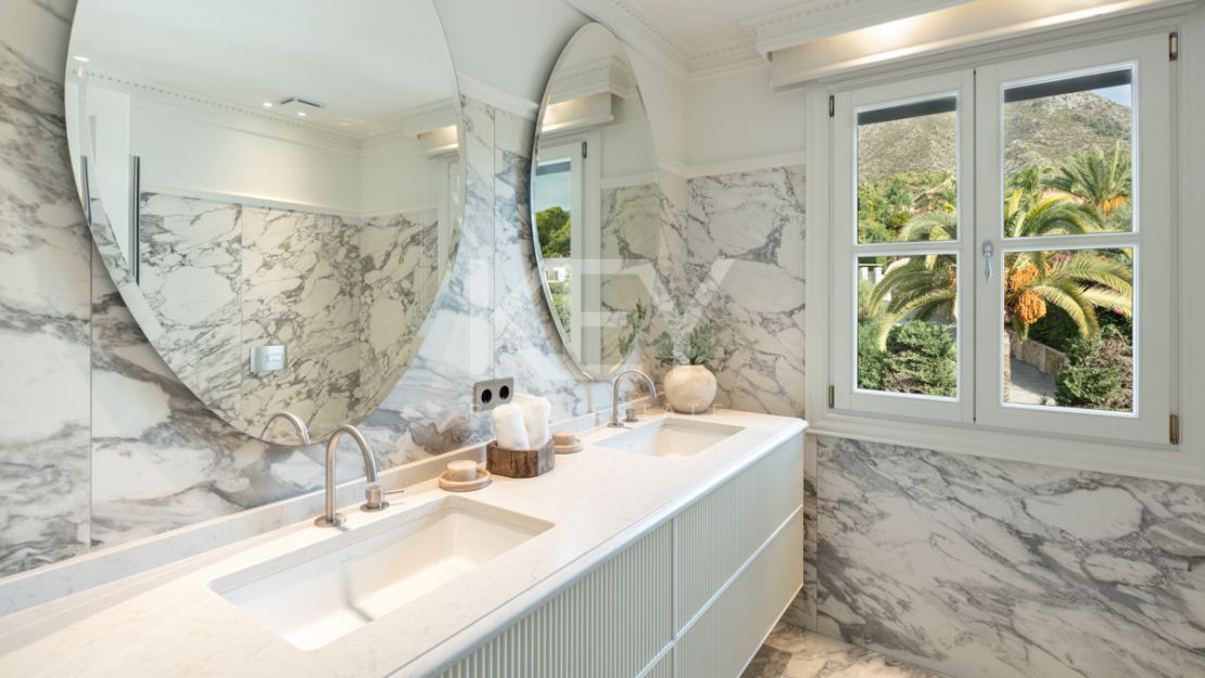 New exclusive Villa for Sale in Golden Mile, Sierra Blanca, Marbella 