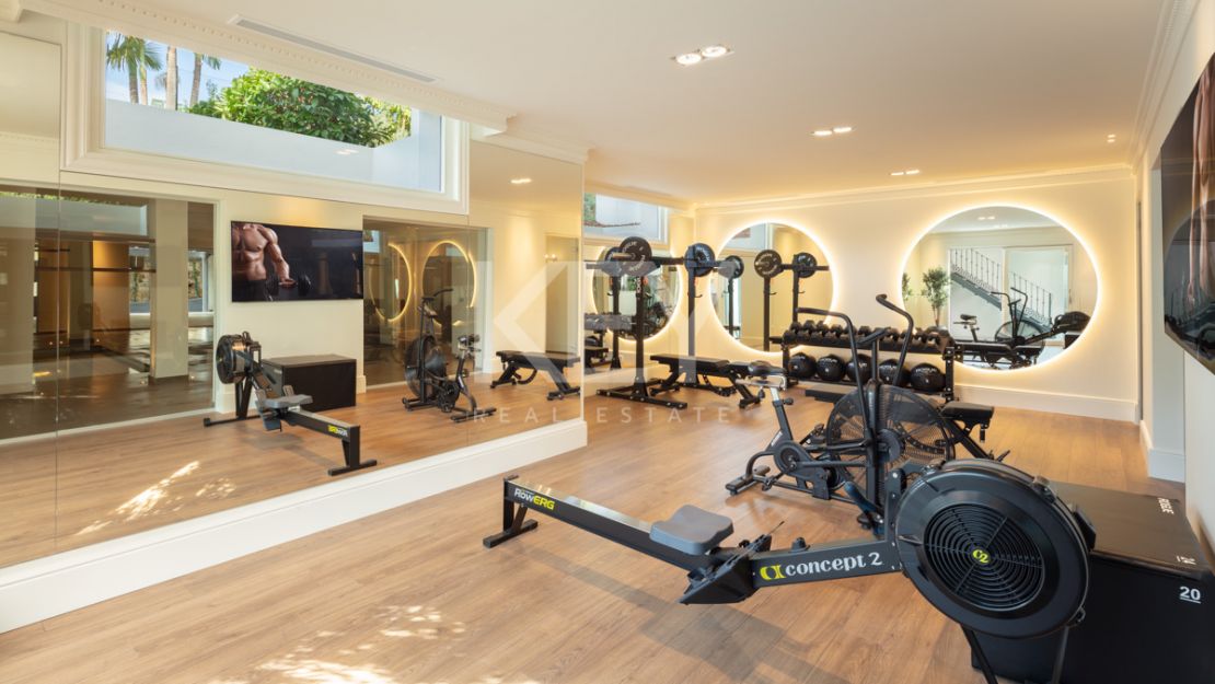 New exclusive Villa for Sale in Golden Mile, Sierra Blanca, Marbella 