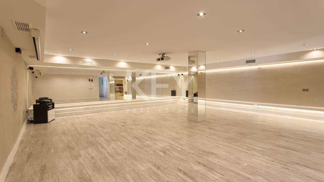 Unique Villa Short-Term Rental in Nagüeles, Marbella Golden Mile