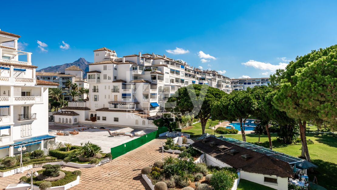Apartment for sale with a sea views in Playa del Duque, Puerto Banus, Marbella