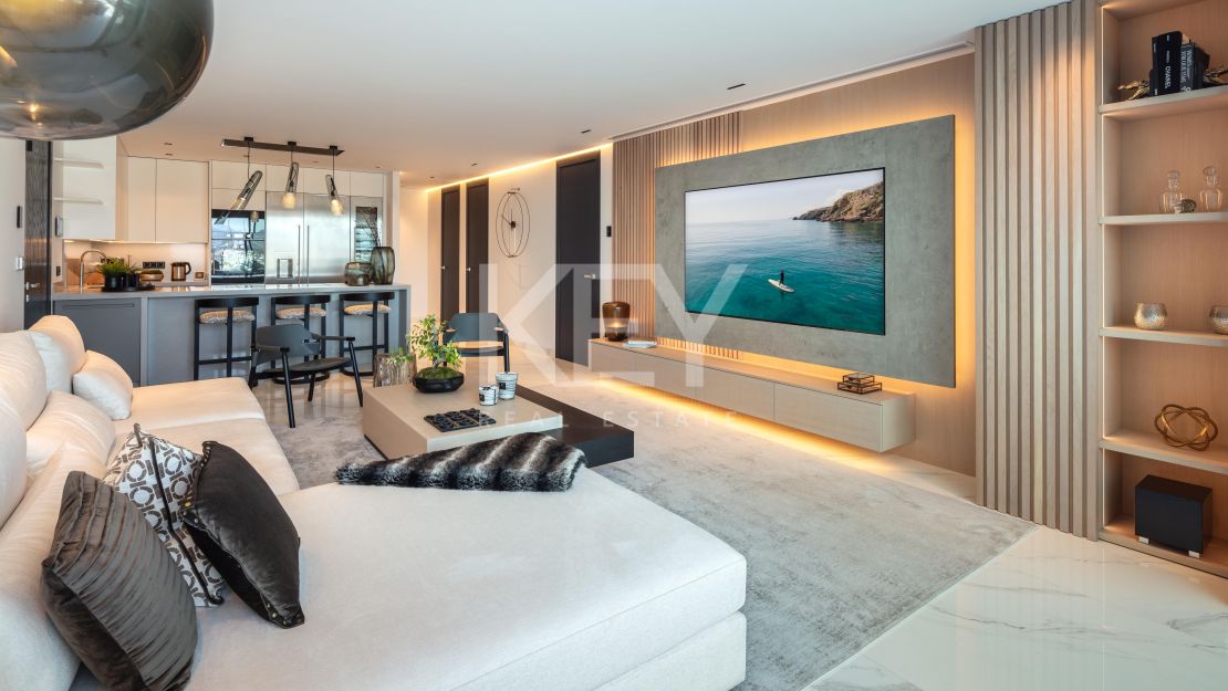 Элегантная современная квартира, расположенная в знаменитом Пуэрто Банус.