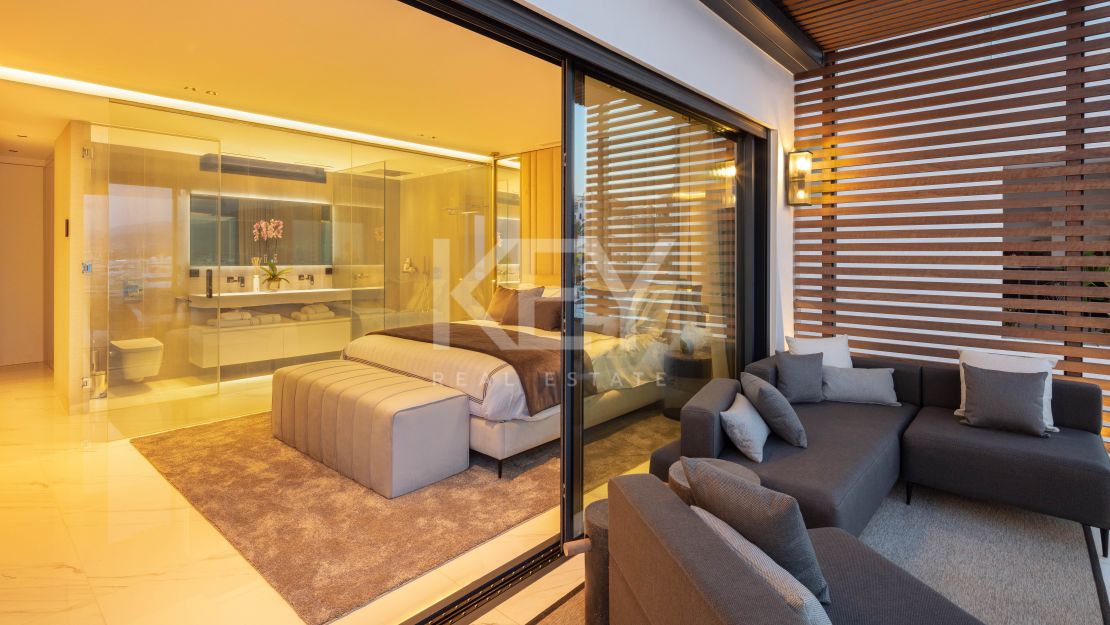 Элегантная современная квартира, расположенная в знаменитом Пуэрто Банус.