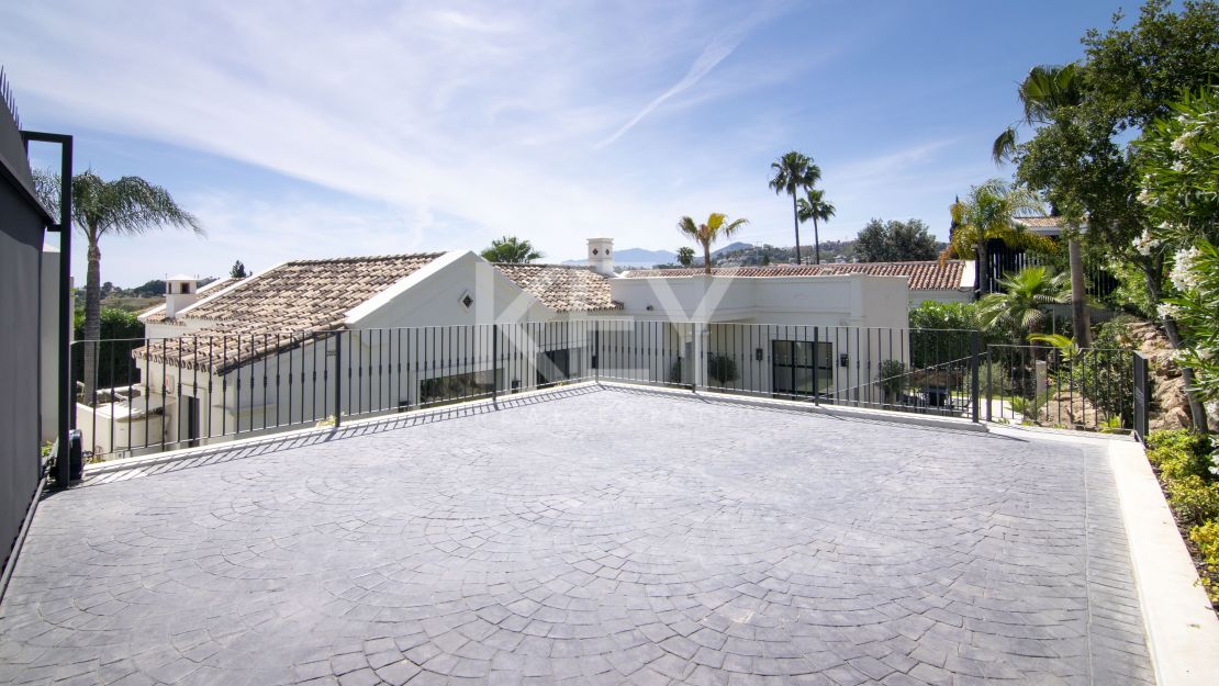 Красивая приватная вилла с 3 спальнями в Новой Андалусии на продажу