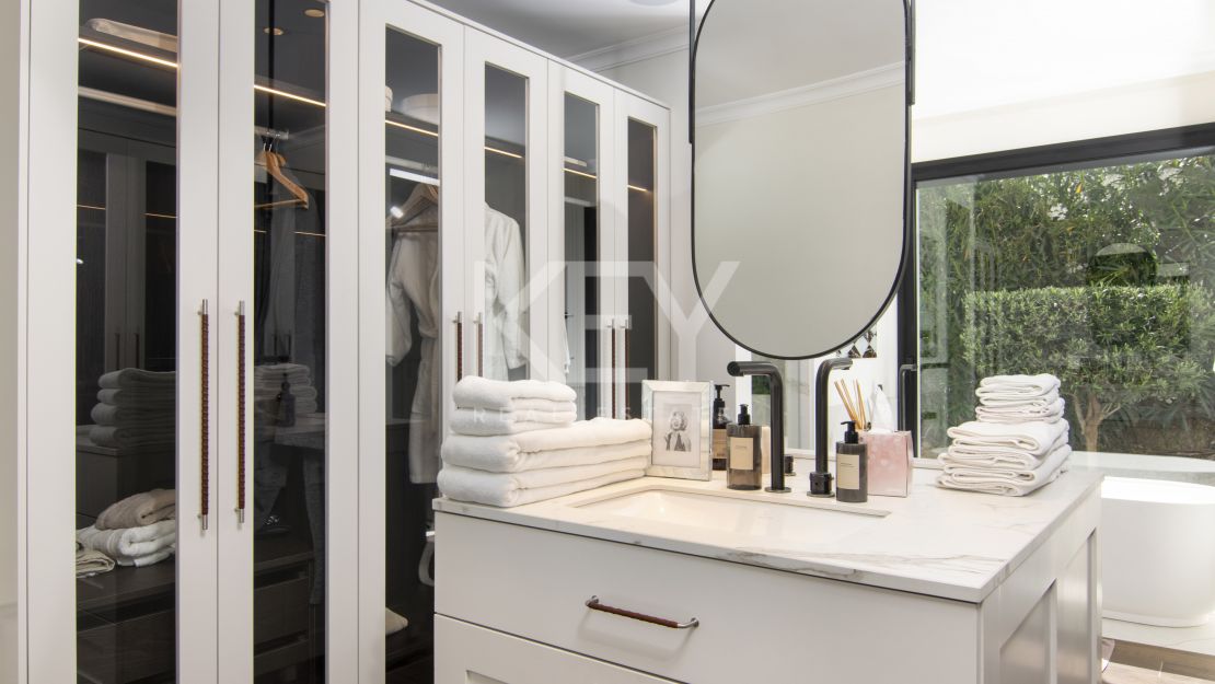 Красивая приватная вилла с 3 спальнями в Новой Андалусии на продажу