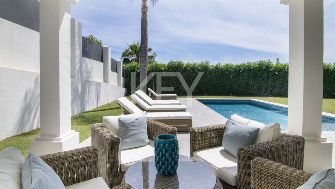 Красивая приватная вилла с 3 спальнями в Новой Андалусии на продажу