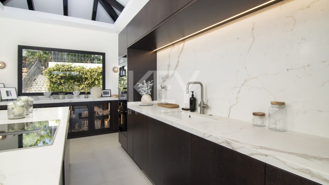 Красивая приватная вилла с 3 спальнями в Новой Андалусии на продажу