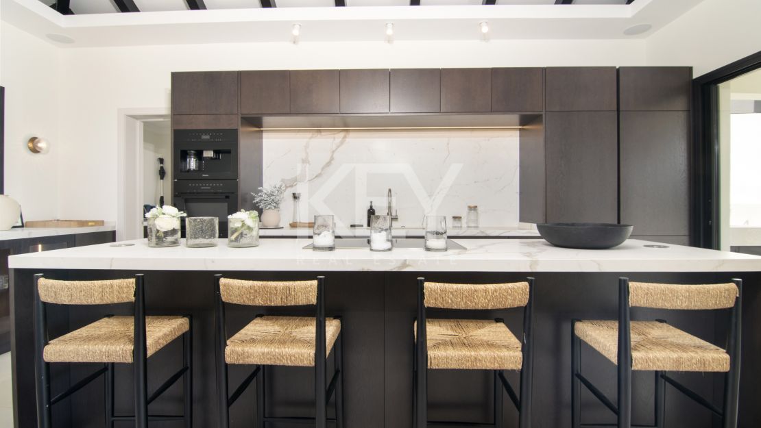 Красивая приватная вилла с 3 спальнями в Новой Андалусии на продажу