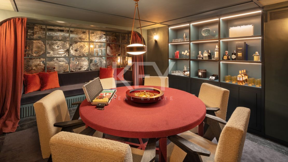 Unique and luxurious villa for sale situated in prime location, Las Lomas de Marbella, Golden Mile