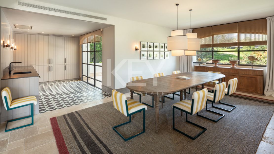 Unique and luxurious villa for sale situated in prime location, Las Lomas de Marbella, Golden Mile