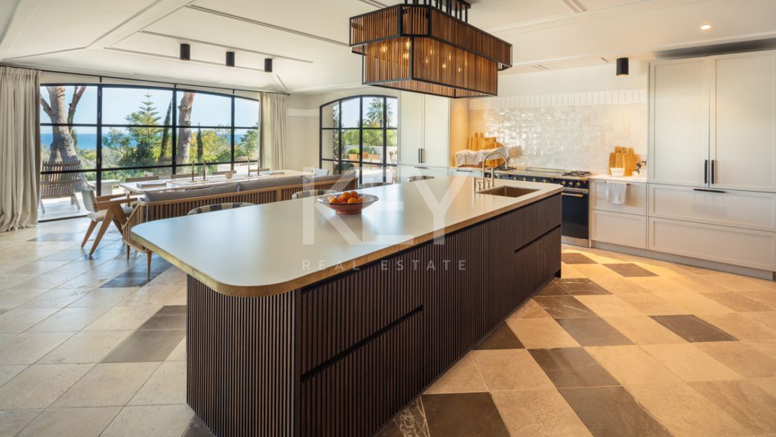 Unique and luxurious villa for sale situated in prime location, Las Lomas de Marbella, Golden Mile