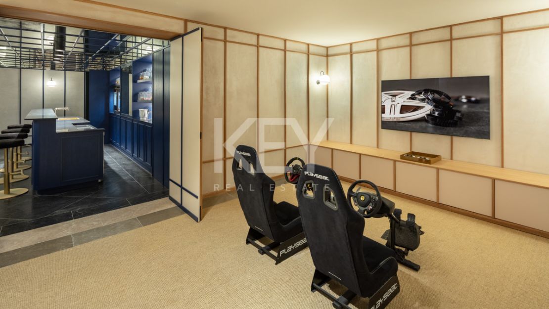 Unique and luxurious villa for sale situated in prime location, Las Lomas de Marbella, Golden Mile