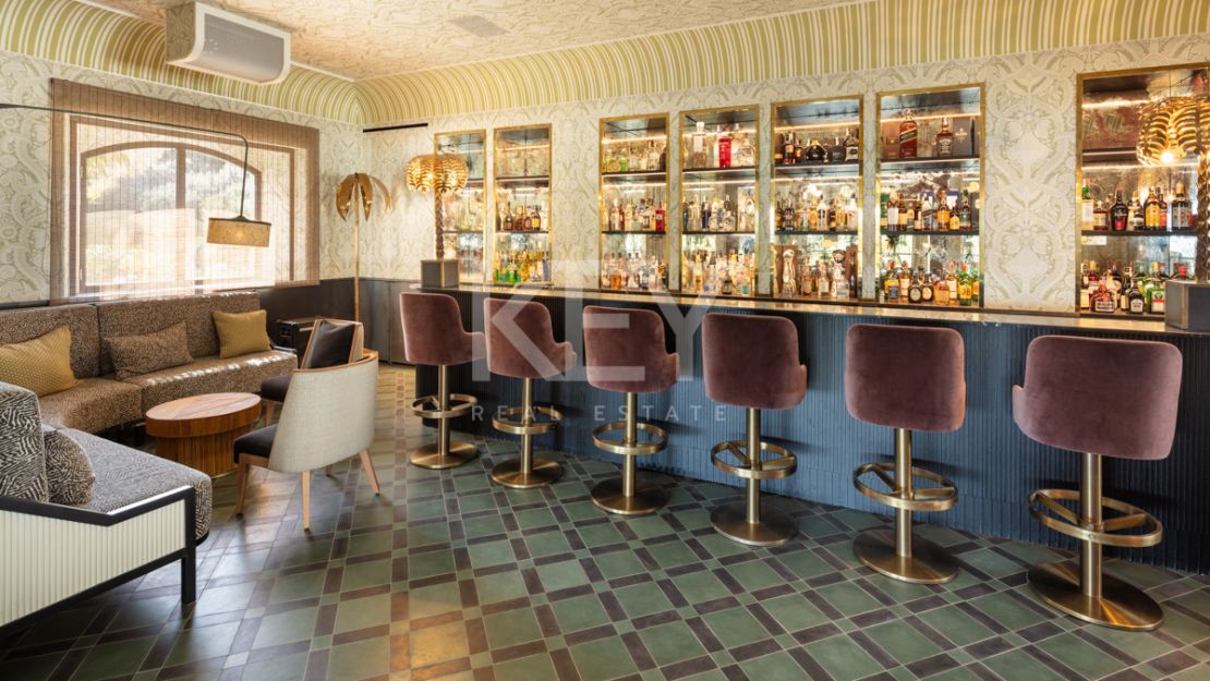 Unique and luxurious villa for sale situated in prime location, Las Lomas de Marbella, Golden Mile