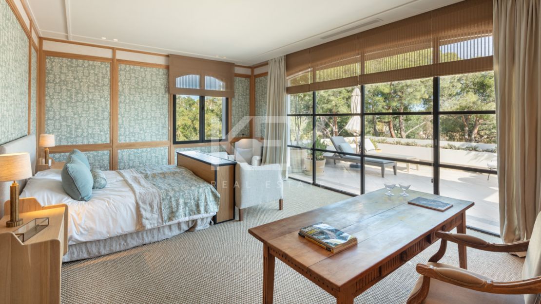 Unique and luxurious villa for sale situated in prime location, Las Lomas de Marbella, Golden Mile