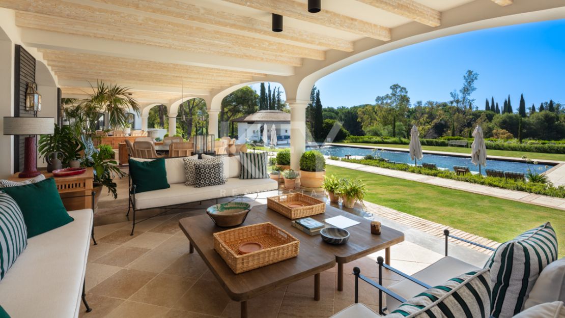 Unique and luxurious villa for sale situated in prime location, Las Lomas de Marbella, Golden Mile