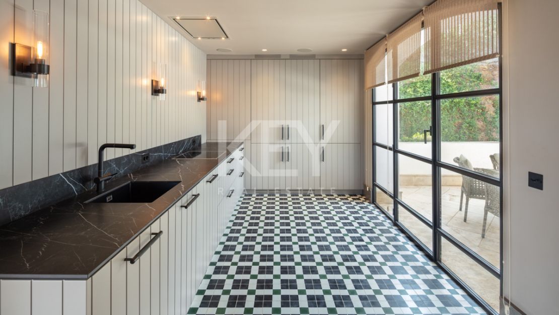 Unique and luxurious villa for sale situated in prime location, Las Lomas de Marbella, Golden Mile