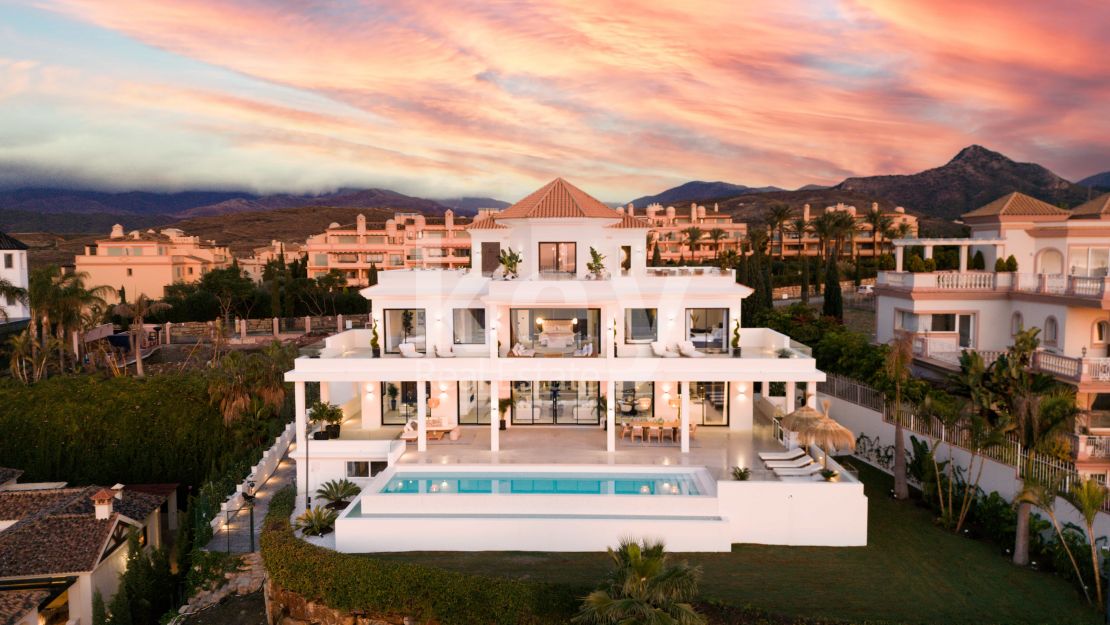 Opulent Villa with Breathtaking Views in Los Flamingos, Benahavis For Sale
