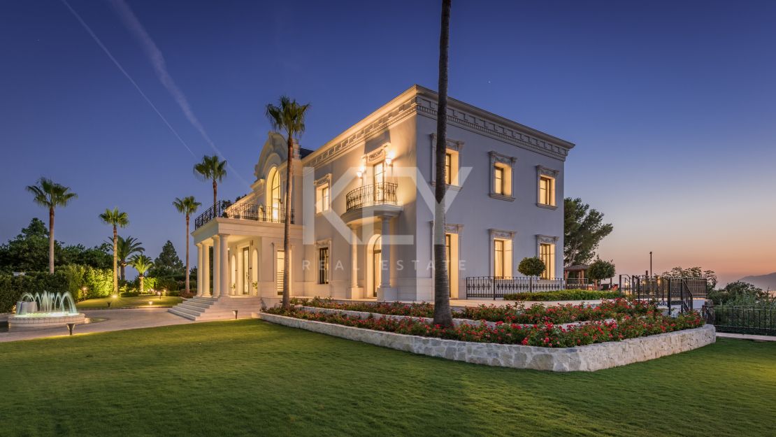 Elegante Villa rodeada de Naturaleza en Las Chapas, Marbella.