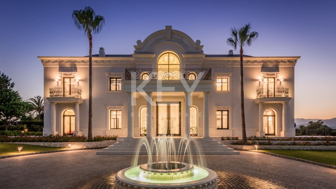 Elegante Villa rodeada de Naturaleza en Las Chapas, Marbella.