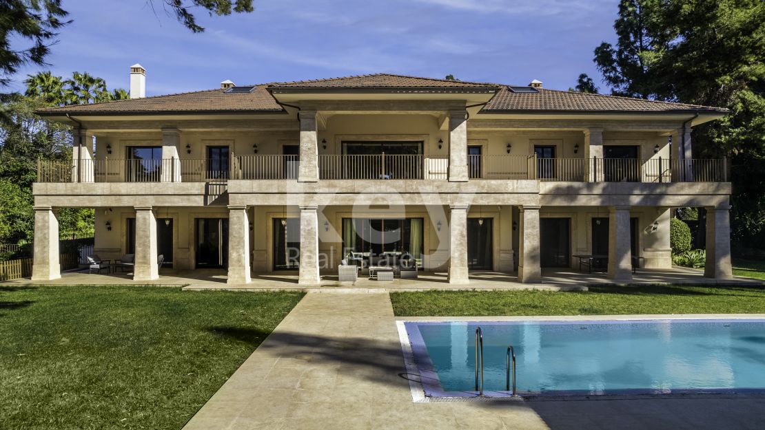 Grand Luxury Mansion with Serene Garden Views in Guadalmina Baja, San Pedro de Alcantara