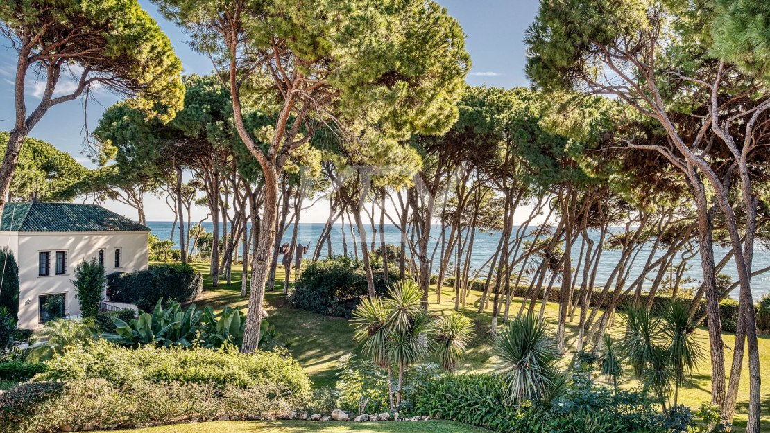 A beachfront oasis of luxury - unmatched amenities, stunning views, and impeccable service in Marbella Golden Mile