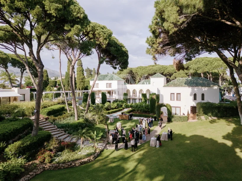 A beachfront oasis of luxury - unmatched amenities, stunning views, and impeccable service in Marbella Golden Mile