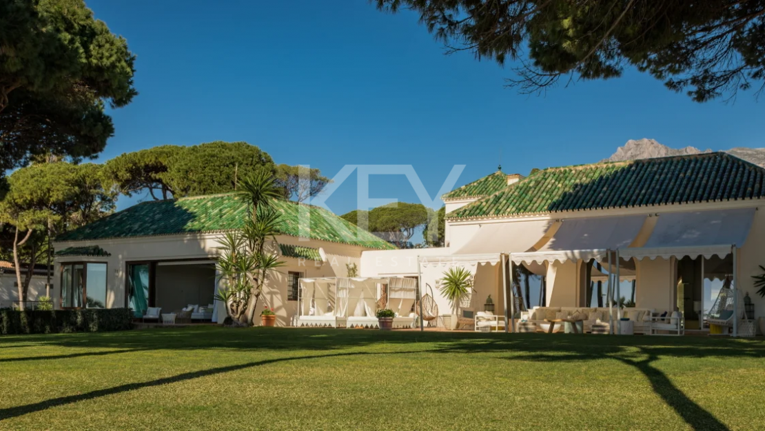 A beachfront oasis of luxury - unmatched amenities, stunning views, and impeccable service in Marbella Golden Mile