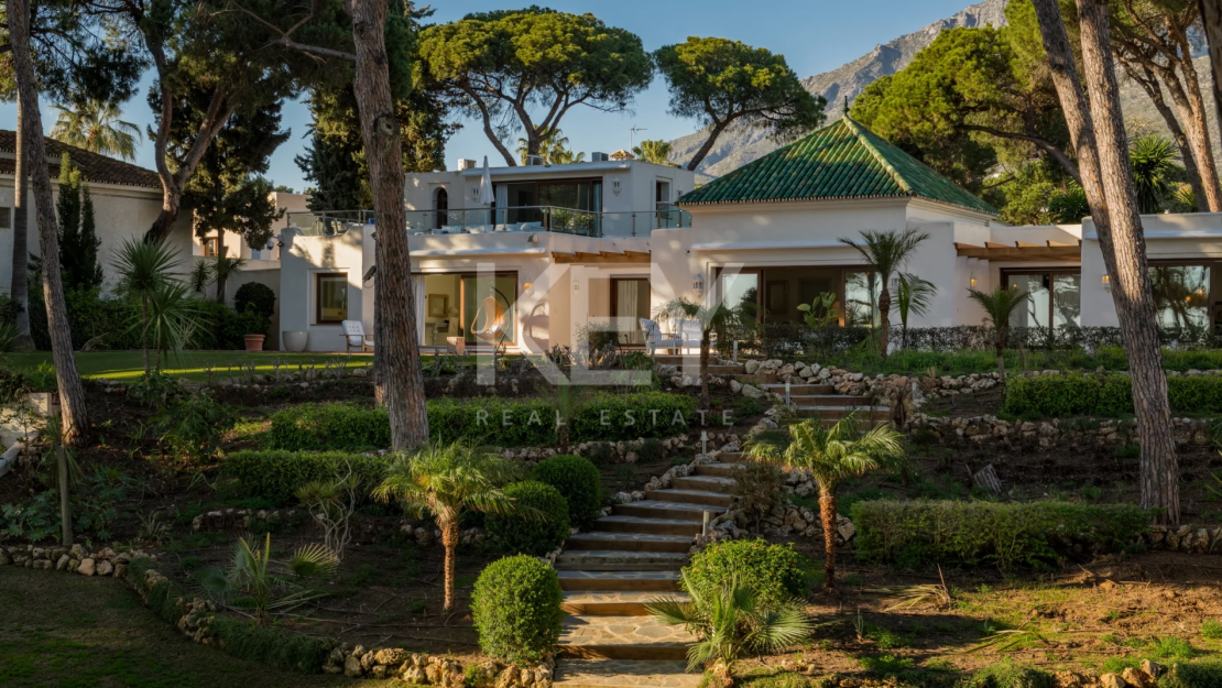 A beachfront oasis of luxury - unmatched amenities, stunning views, and impeccable service in Marbella Golden Mile