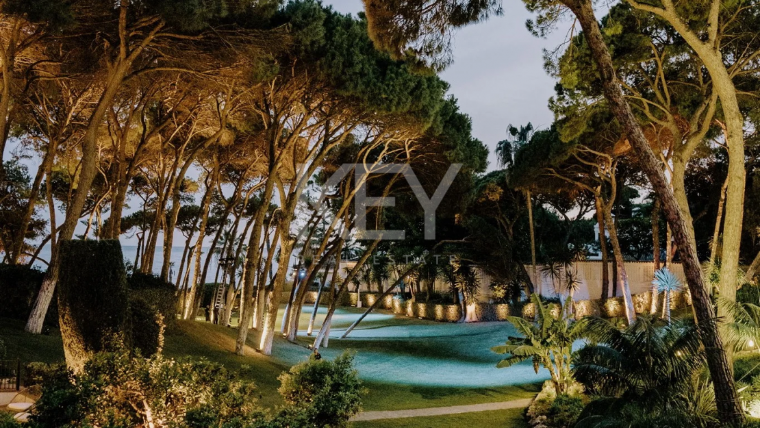 A beachfront oasis of luxury - unmatched amenities, stunning views, and impeccable service in Marbella Golden Mile