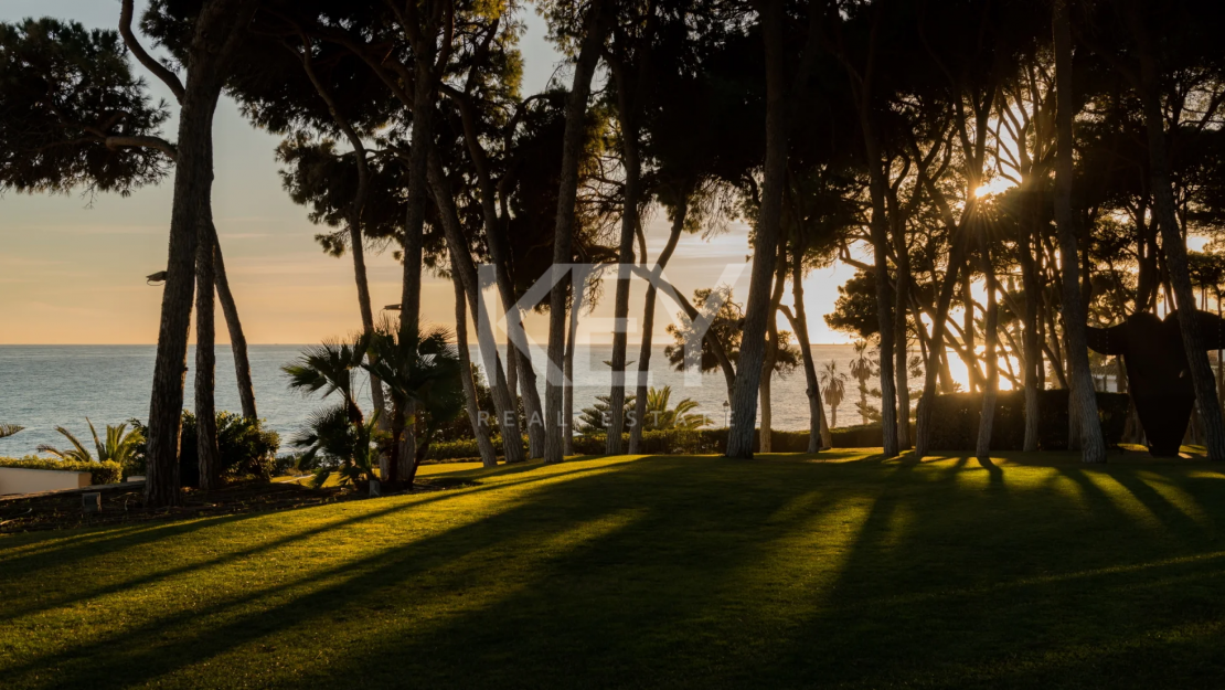 A beachfront oasis of luxury - unmatched amenities, stunning views, and impeccable service in Marbella Golden Mile