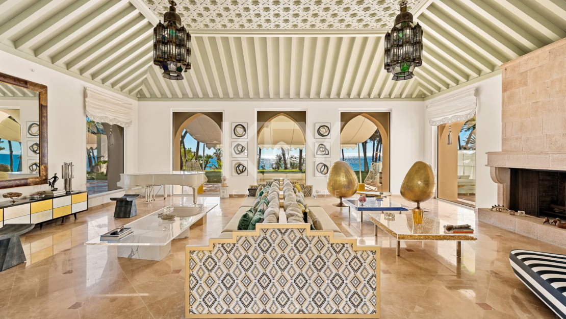 A beachfront oasis of luxury - unmatched amenities, stunning views, and impeccable service in Marbella Golden Mile