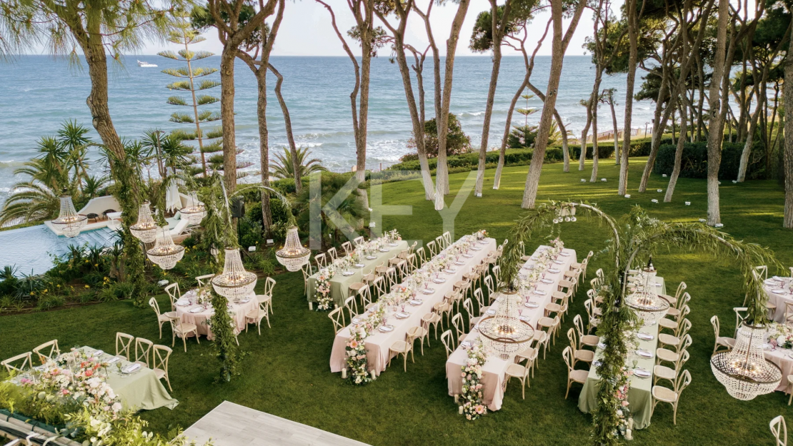 A beachfront oasis of luxury - unmatched amenities, stunning views, and impeccable service in Marbella Golden Mile