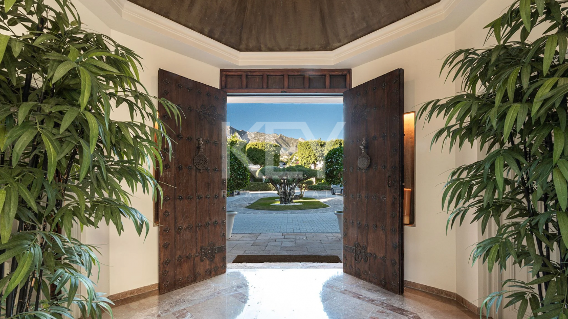 A beachfront oasis of luxury - unmatched amenities, stunning views, and impeccable service in Marbella Golden Mile