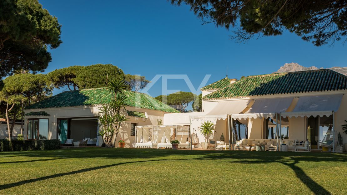 A beachfront oasis of luxury - unmatched amenities, stunning views, and impeccable service in Marbella Golden Mile