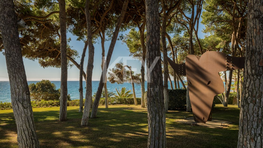 A beachfront oasis of luxury - unmatched amenities, stunning views, and impeccable service in Marbella Golden Mile