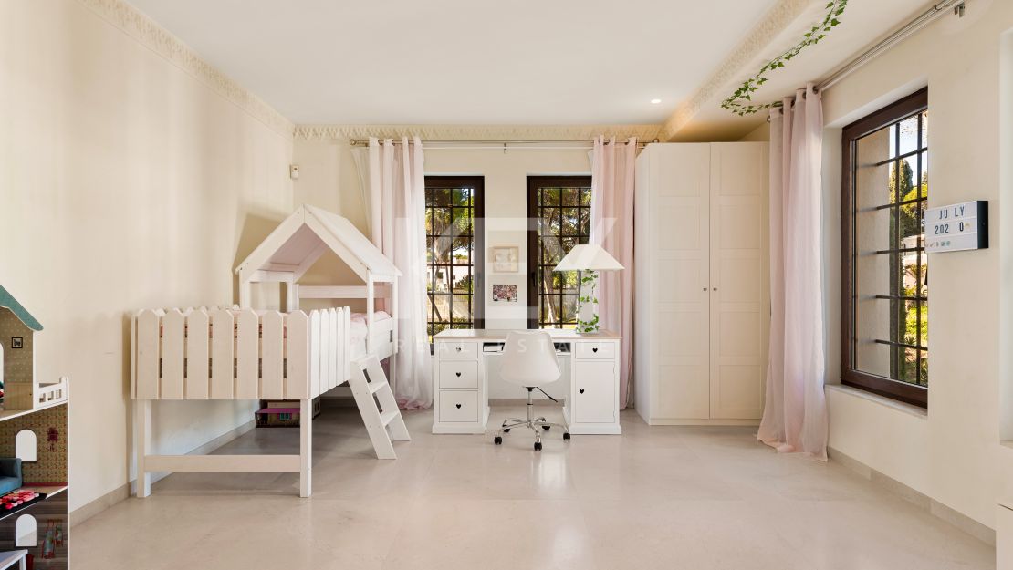 Роскошный оазис на берегу моря - непревзойденные удобства, потрясающие виды и безупречный сервис на Золотой Миле Марбельи