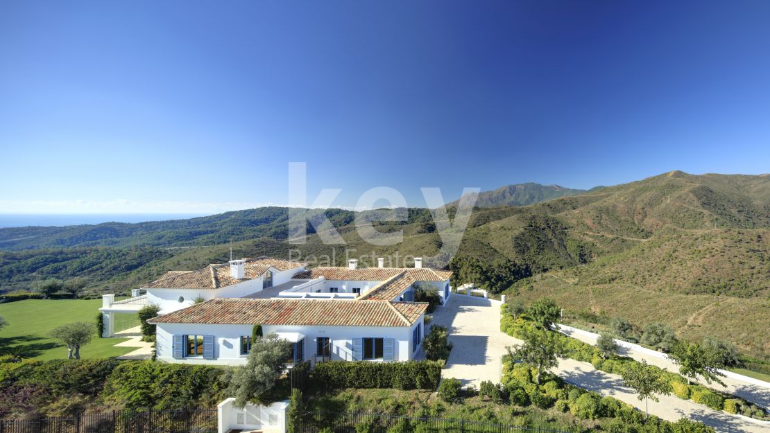 Villa Privada de Estilo Nórdico-Andaluz en Monte Mayor Country Club