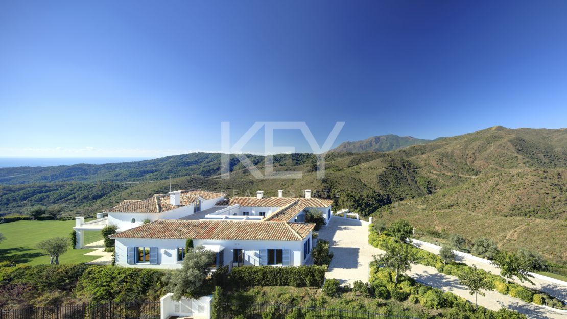 Villa Privada de Estilo Nórdico-Andaluz en Monte Mayor Country Club