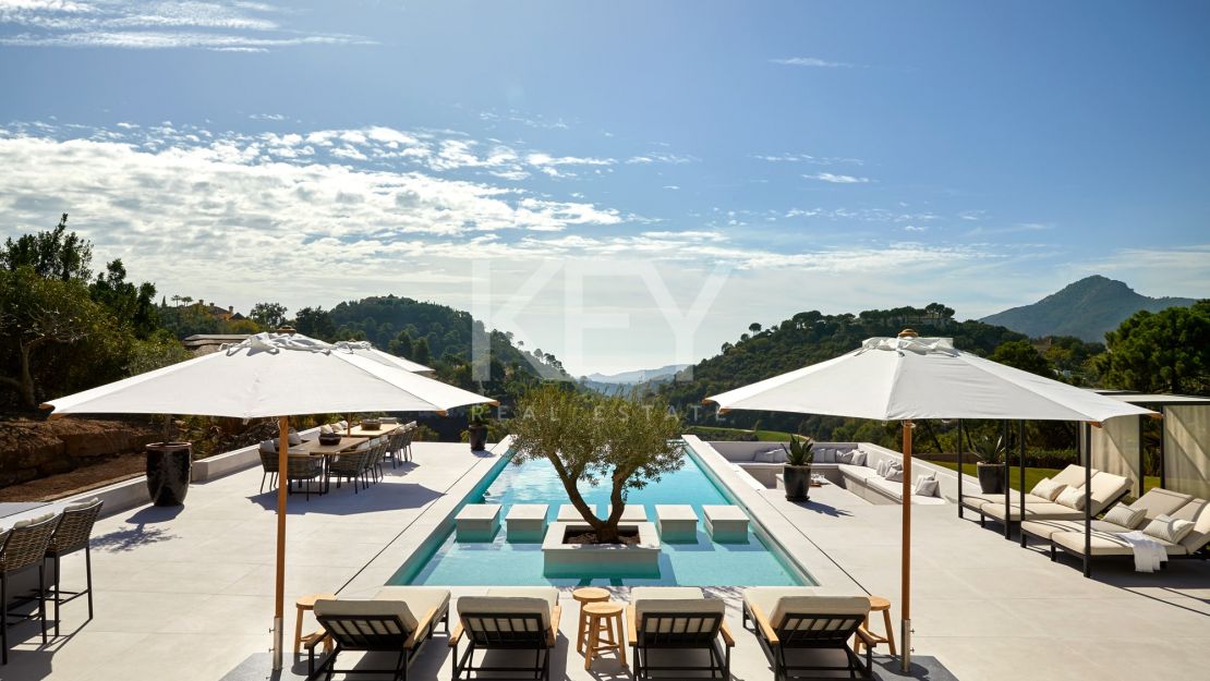 Exquisite Mediterranean Villa for rent in La Zagaleta with Breathtaking Sea and Golf Views