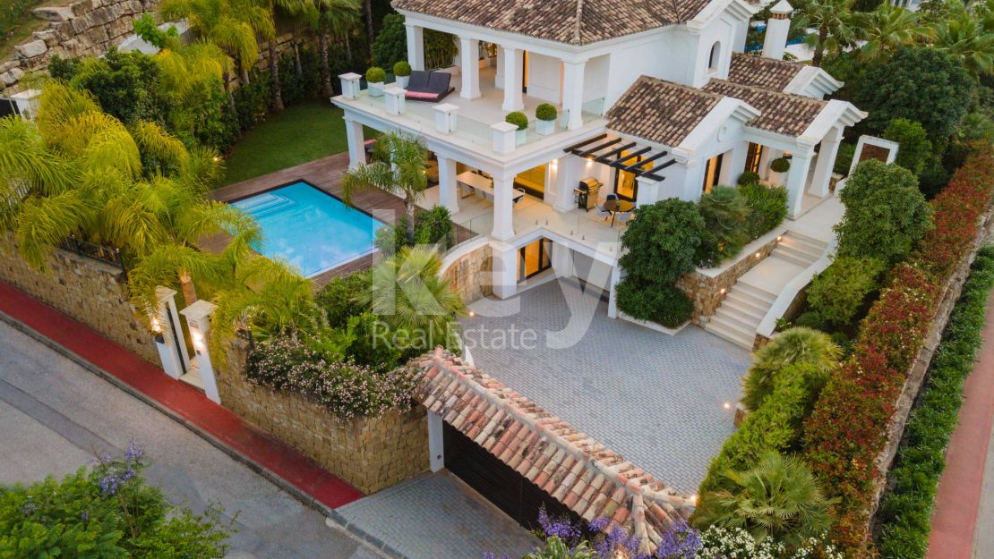 Exquisita villa de 4 dormitorios con impresionantes vistas a la Concha y comodidades de alta gama en Los Naranjos