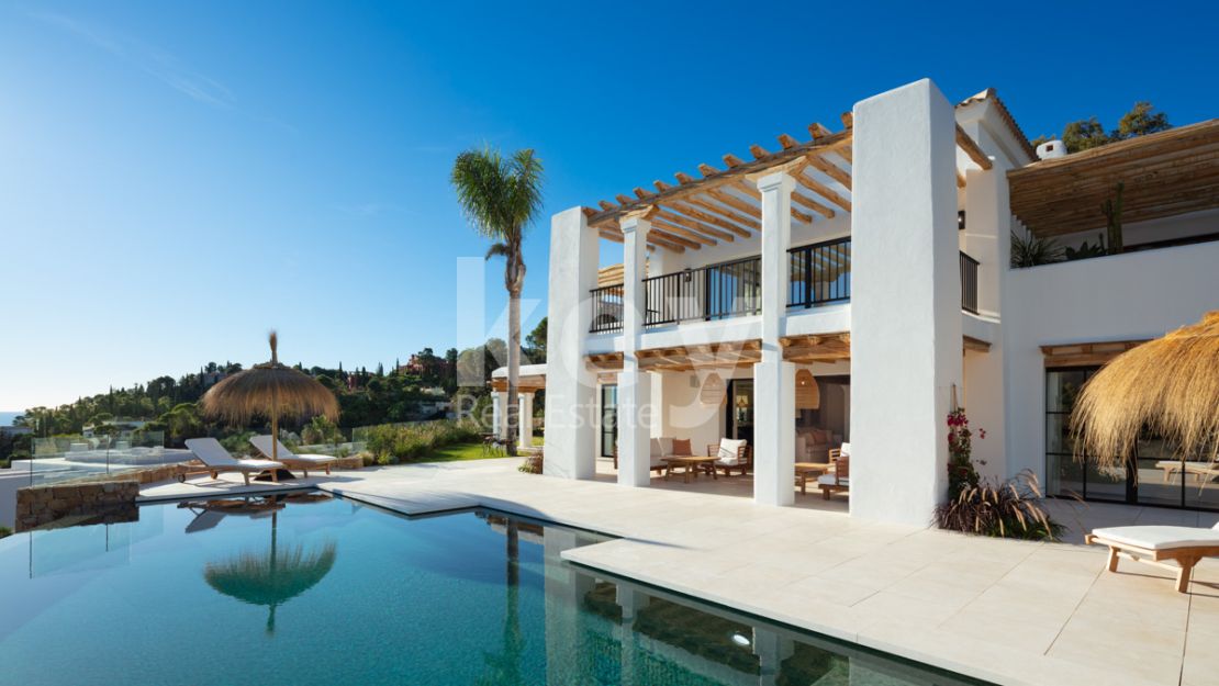 Luxury Living in El Madroñal: A Brand New Mansion with Nordic-Inspired Interiors and Stunning Mountain and Sea Views