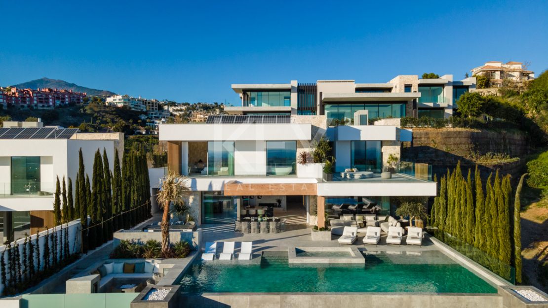 Brand New Luxury Villa in the Hills of La Quinta, Benahavis For Sale