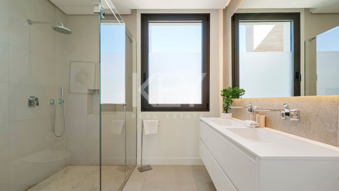 Современная вилла в Altos de Puente Romano, Золотая Миля Марбельи