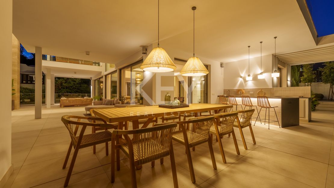 Современная вилла в Altos de Puente Romano, Золотая Миля Марбельи