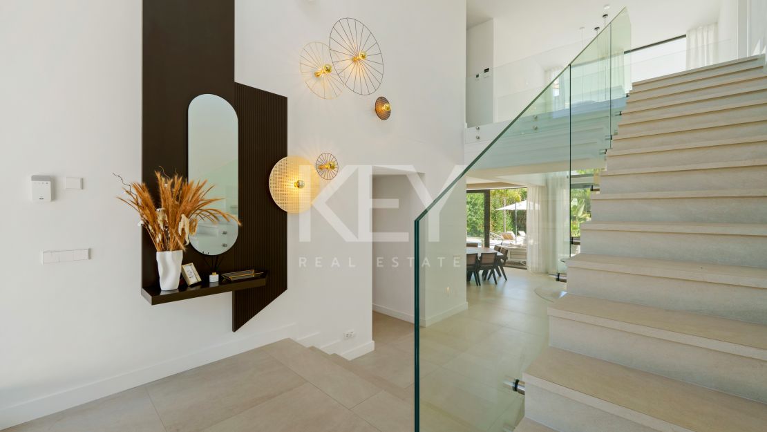 Современная вилла в Altos de Puente Romano, Золотая Миля Марбельи