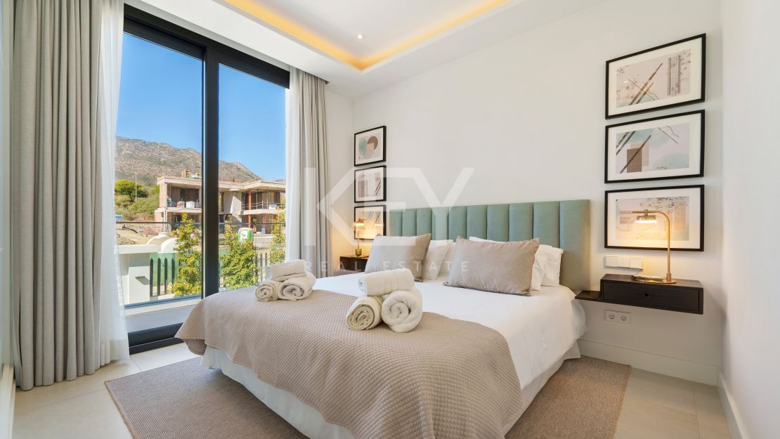 Современная вилла в Altos de Puente Romano, Золотая Миля Марбельи